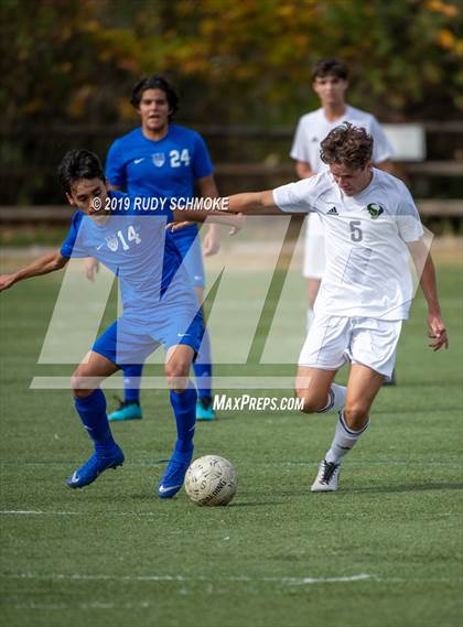Thumbnail 3 in Central vs. La Costa Canyon photogallery.