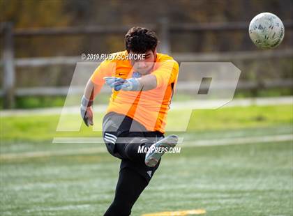 Thumbnail 2 in Central vs. La Costa Canyon photogallery.