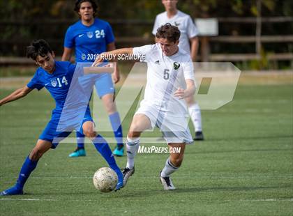 Thumbnail 3 in Central vs. La Costa Canyon photogallery.