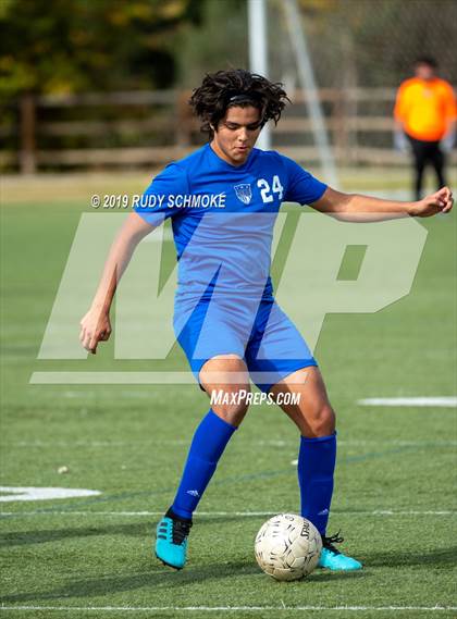 Thumbnail 2 in Central vs. La Costa Canyon photogallery.