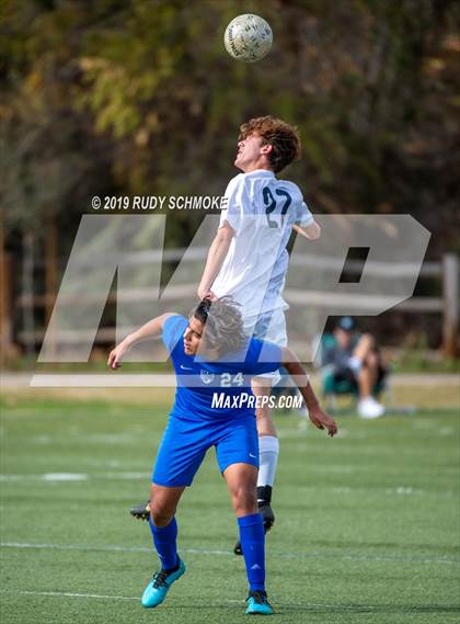 Thumbnail 3 in Central vs. La Costa Canyon photogallery.