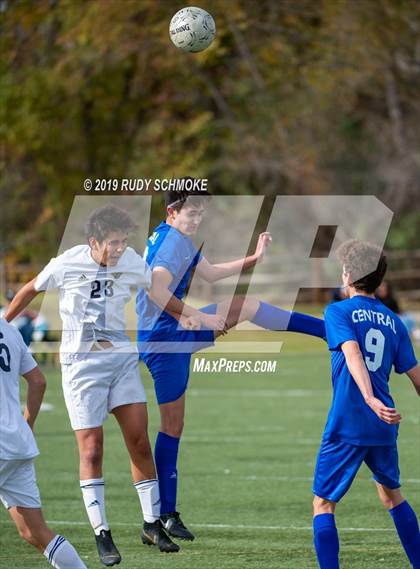Thumbnail 3 in Central vs. La Costa Canyon photogallery.