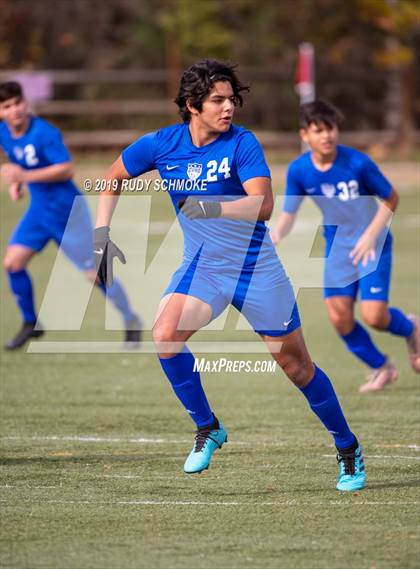 Thumbnail 2 in Central vs. La Costa Canyon photogallery.