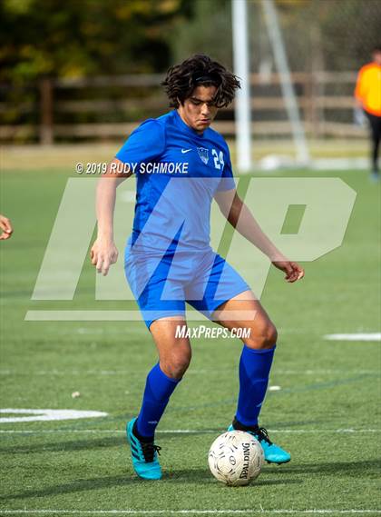 Thumbnail 2 in Central vs. La Costa Canyon photogallery.