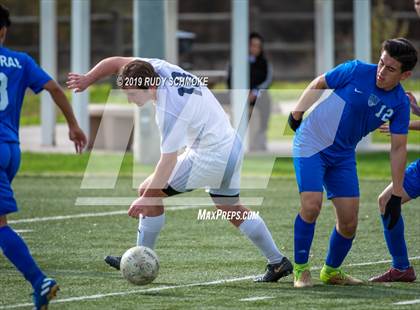 Thumbnail 2 in Central vs. La Costa Canyon photogallery.
