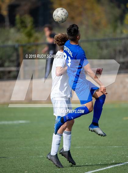 Thumbnail 2 in Central vs. La Costa Canyon photogallery.