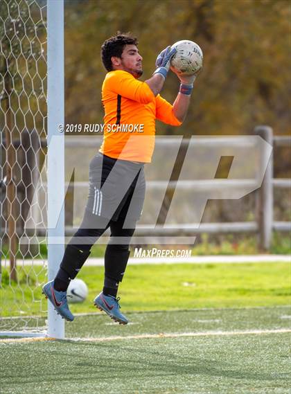 Thumbnail 1 in Central vs. La Costa Canyon photogallery.