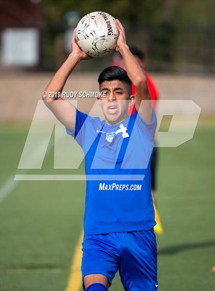 Thumbnail 3 in Central vs. La Costa Canyon photogallery.
