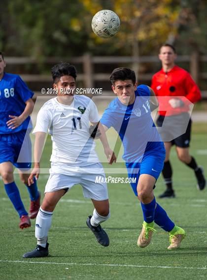 Thumbnail 2 in Central vs. La Costa Canyon photogallery.