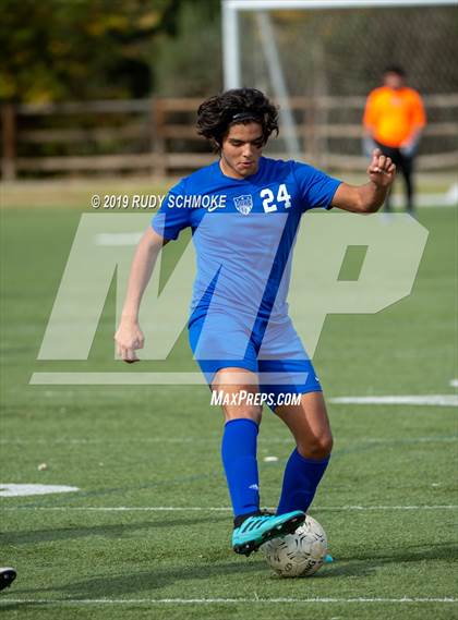 Thumbnail 2 in Central vs. La Costa Canyon photogallery.
