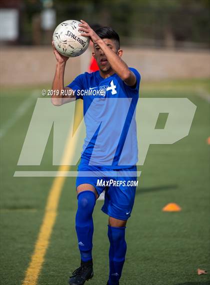Thumbnail 1 in Central vs. La Costa Canyon photogallery.