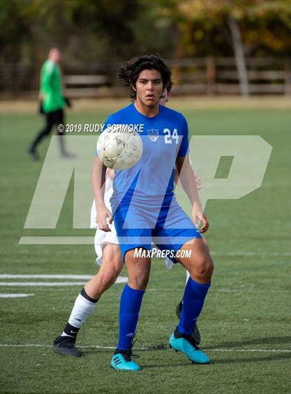 Thumbnail 1 in Central vs. La Costa Canyon photogallery.