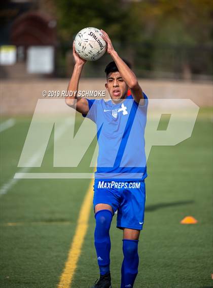 Thumbnail 3 in Central vs. La Costa Canyon photogallery.