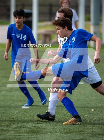 Thumbnail 3 in Central vs. La Costa Canyon photogallery.