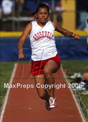 Thumbnail 3 in L.A. City Section Championships photogallery.