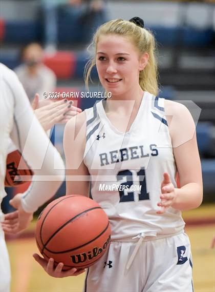 Thumbnail 1 in Troy vs. Columbine (Nike Tournament of Champions) photogallery.
