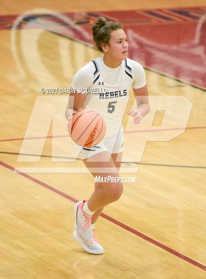 Thumbnail 1 in Troy vs. Columbine (Nike Tournament of Champions) photogallery.