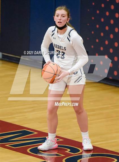 Thumbnail 3 in Troy vs. Columbine (Nike Tournament of Champions) photogallery.