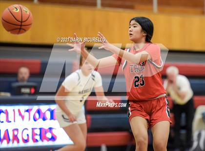 Thumbnail 1 in Troy vs. Columbine (Nike Tournament of Champions) photogallery.