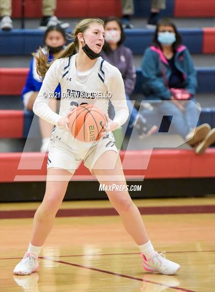 Thumbnail 2 in Troy vs. Columbine (Nike Tournament of Champions) photogallery.