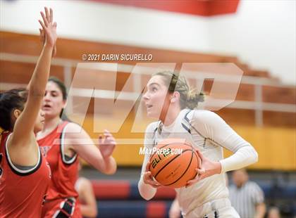 Thumbnail 1 in Troy vs. Columbine (Nike Tournament of Champions) photogallery.
