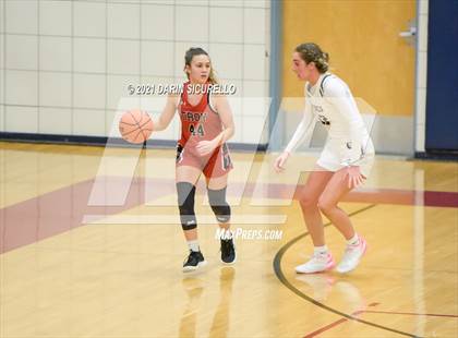 Thumbnail 1 in Troy vs. Columbine (Nike Tournament of Champions) photogallery.