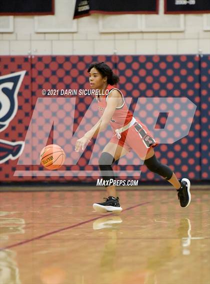 Thumbnail 1 in Troy vs. Columbine (Nike Tournament of Champions) photogallery.