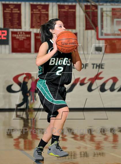 Thumbnail 3 in Biggs vs. Pierce (Love of the Game) photogallery.