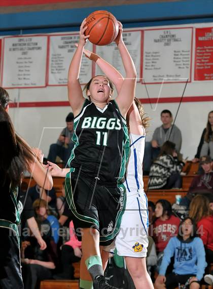 Thumbnail 2 in Biggs vs. Pierce (Love of the Game) photogallery.