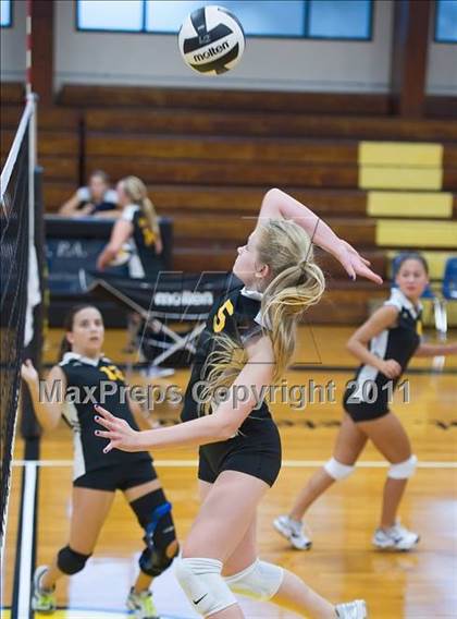 Thumbnail 2 in Calvary Christian vs St. Petersburg Catholic photogallery.