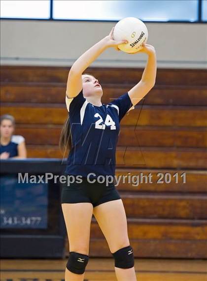Thumbnail 3 in Calvary Christian vs St. Petersburg Catholic photogallery.