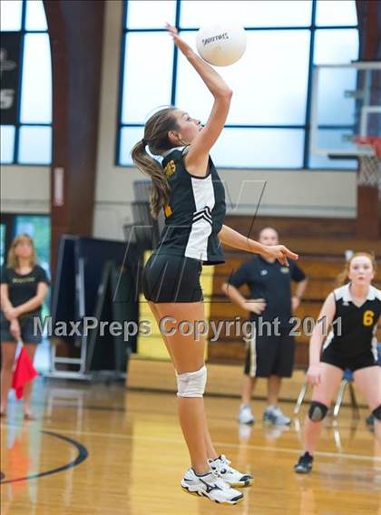 Thumbnail 1 in Calvary Christian vs St. Petersburg Catholic photogallery.