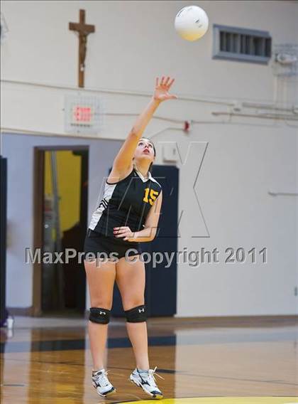 Thumbnail 3 in Calvary Christian vs St. Petersburg Catholic photogallery.