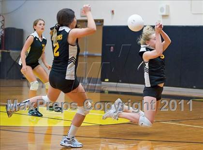 Thumbnail 3 in Calvary Christian vs St. Petersburg Catholic photogallery.