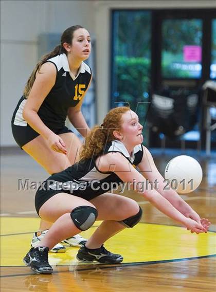 Thumbnail 1 in Calvary Christian vs St. Petersburg Catholic photogallery.