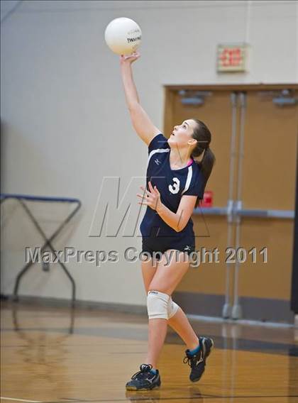 Thumbnail 2 in Calvary Christian vs St. Petersburg Catholic photogallery.
