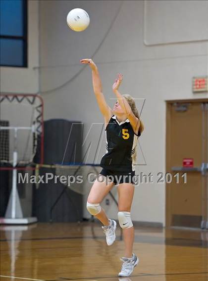 Thumbnail 3 in Calvary Christian vs St. Petersburg Catholic photogallery.