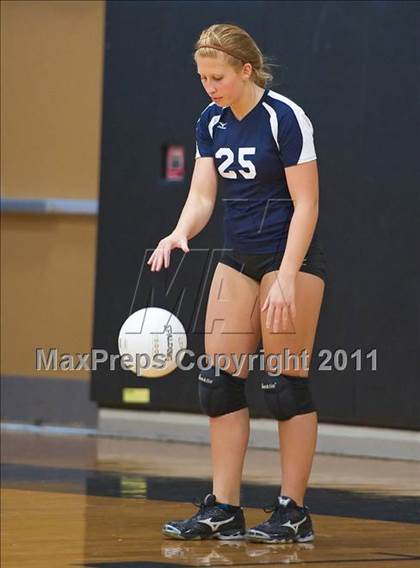 Thumbnail 2 in Calvary Christian vs St. Petersburg Catholic photogallery.