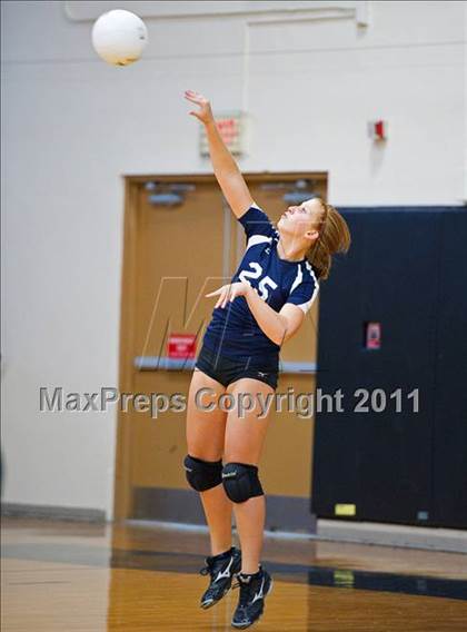 Thumbnail 1 in Calvary Christian vs St. Petersburg Catholic photogallery.