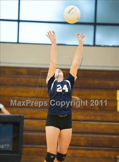 Thumbnail 3 in Calvary Christian vs St. Petersburg Catholic photogallery.
