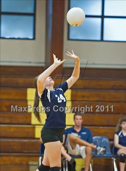 Thumbnail 2 in Calvary Christian vs St. Petersburg Catholic photogallery.