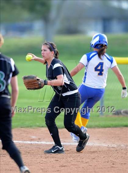 Thumbnail 2 in Taft @ Tehachapi photogallery.