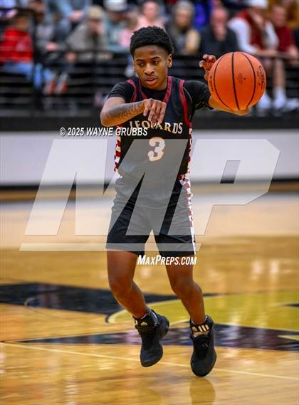 Thumbnail 2 in Liberty-Eylau vs. Tatum (UIL 3A D1 Area Playoff) photogallery.