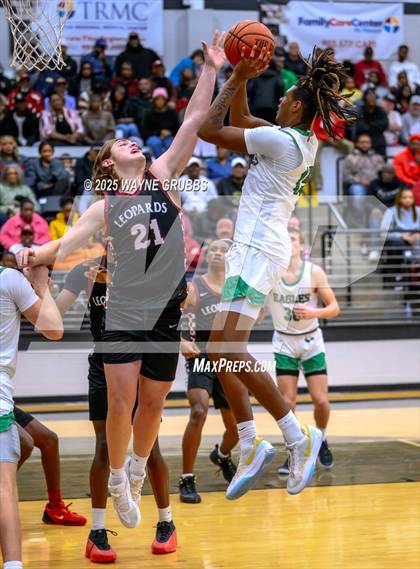 Thumbnail 3 in Liberty-Eylau vs. Tatum (UIL 3A D1 Area Playoff) photogallery.