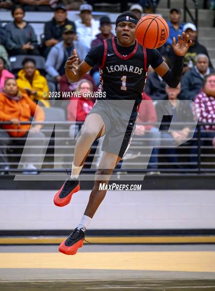 Thumbnail 3 in Liberty-Eylau vs. Tatum (UIL 3A D1 Area Playoff) photogallery.
