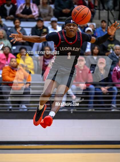 Thumbnail 1 in Liberty-Eylau vs. Tatum (UIL 3A D1 Area Playoff) photogallery.