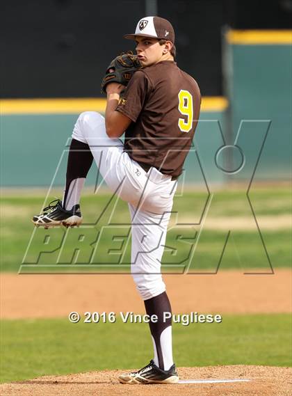 Thumbnail 1 in Crespi vs. Alumni 2016 photogallery.