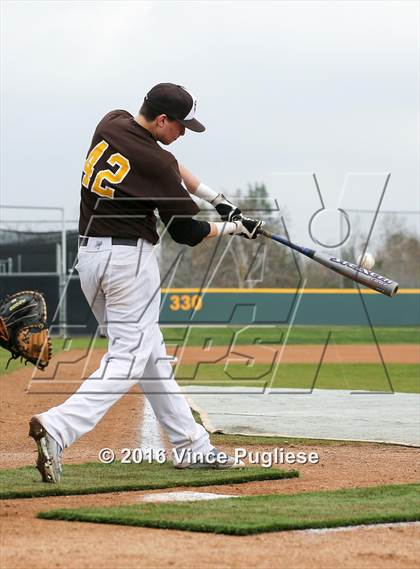 Thumbnail 3 in Crespi vs. Alumni 2016 photogallery.
