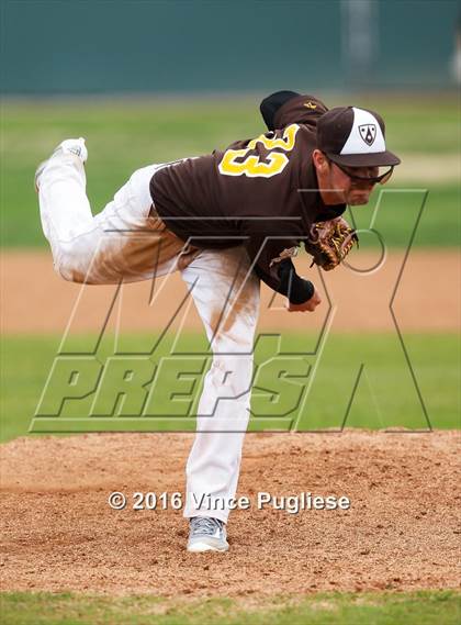 Thumbnail 2 in Crespi vs. Alumni 2016 photogallery.
