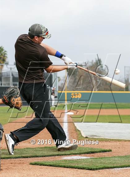 Thumbnail 2 in Crespi vs. Alumni 2016 photogallery.